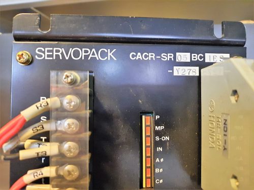 Yaskawa Servopack CACR-SR05BC1ESY278 szervómotor AC vezérlő 0,46kW /ax427