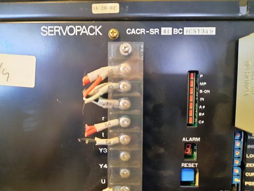 Yaskawa Servopack CACR-SR44BC1CSY349 szervómotor AC vezérlő 4,4kW /ax430