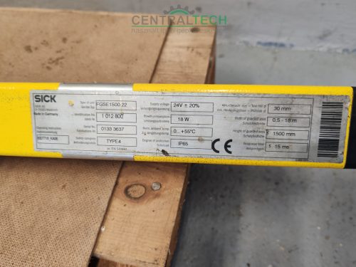 SICK FGSE1500-22 típusú biztonsági fényfüggöny (vevőegység)