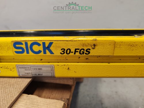 SICK FGSE1500-22 típusú biztonsági fényfüggöny (vevőegység)