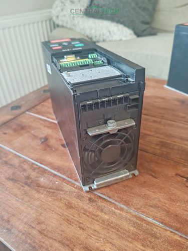 Danfoss VLT 2800 Frekvenciaváltó 3,0 kW / 4,0 HP – Kiváló állapotban