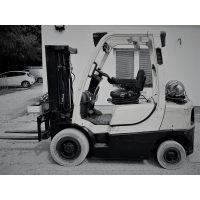 Targonca, önjáró ollós emelő