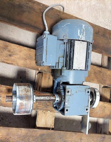 Sew eurodrive hajtómű 0,37kw 135 ford hajtóműves motor /ct1309