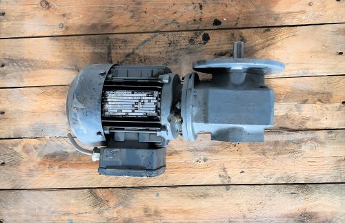 Sew csiga hajtómű 0,37kw 37 ford hajtóműves motor /ct1409