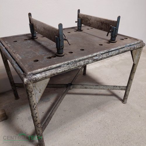 kiegyensúlyozó asztal 1000x750 fém munkaasztal/ ct1530