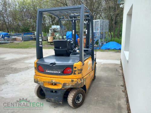  3 tonnás elektromos targonca Jungheinrich EFG430  kítűnő állapotban eladó