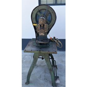   Excenter prés, 5 tonnás excenterprés, kiváló állapotban eladó