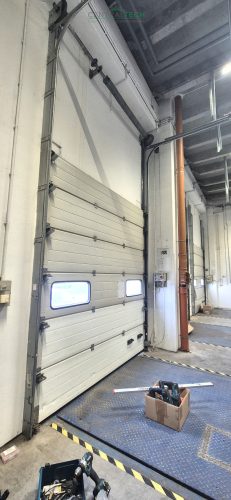 Ipari szekcionált kapu 2660x2870mm Hörmann SPU30 "kézi" kivitel TÖBB DB