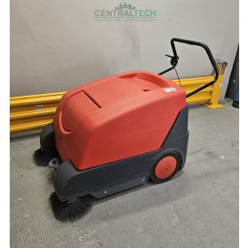   Ipari önjáró seprőgép TANDEM KSE 910 porelszívással, ÚJ munkaakkuval.