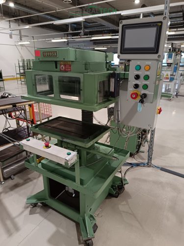 TOYOSK 01C 550II-TMS fix orsókiosztású 48 orsós menetfúró, fúrógép