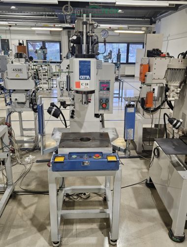 Hydraulic press 3t Hyundae HHP-3 cetta press new several pieces