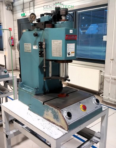 5tonnás hidraulikus prés Atsugi AP5KL présgép 