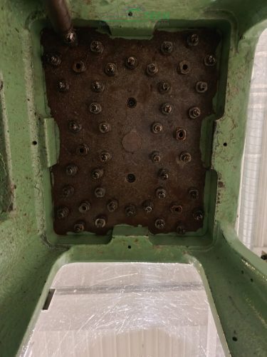 TOYOSK 01CC-T fix orsókiosztású 36 többorsós menetfúró, fúrógép