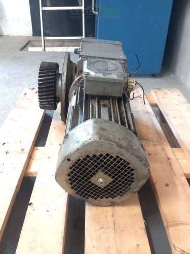 STÖBER 4 kW hajtóműves villanymotor, kimenő fordulat 82r/min /ct2182