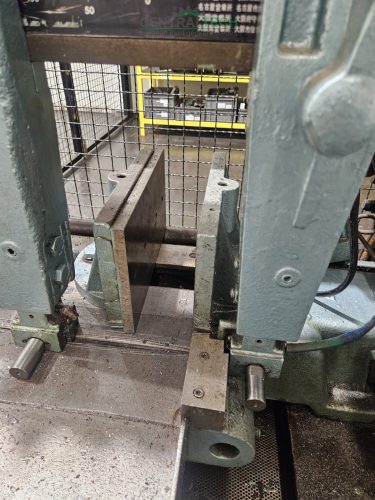 Horizontal band saw machine AMADA CRH-300S