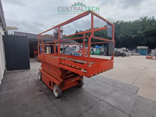 Electric self-propelled scissor lift 9.9m SKYJACK SJ-III 4626