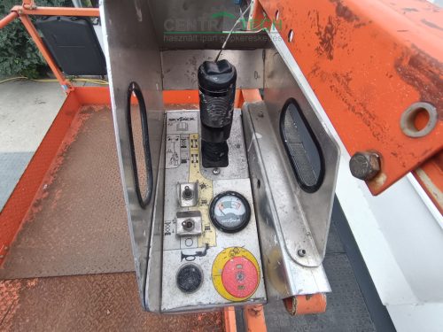 Electric self-propelled scissor lift 9.9m SKYJACK SJ-III 4626