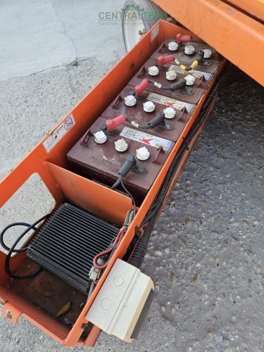 Electric self-propelled scissor lift 9.9m SKYJACK SJ-III 4626