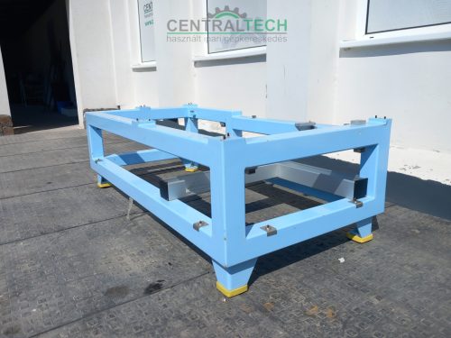 Egyedi gépváz, gépasztal, állvány 80x80 mm zártszelvényből, 1670x800 mm, magasság 520mm 