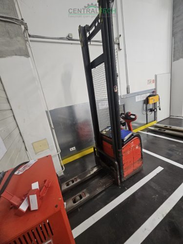 High-lift stacker  LINDE L14   4,7m lifting 1,4t load cap.