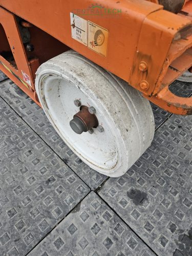 scissor lift 8.1m working  408kg load SKYJACK SJ 3220 electric personnel lift