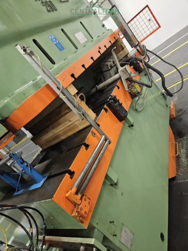 AIDA NC2-250(1) 250t eccentric press in excellent condition