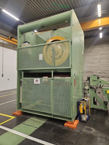 AIDA NC2-250(1) 250t eccentric press in excellent condition