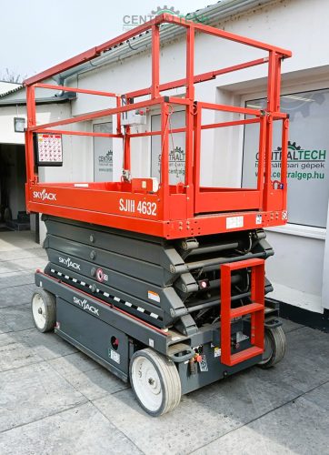Újszerű állapotban eladó SKYJACK SJ III 4632 ollósemelő (üzemó: 35h) személyemelő, munkaállvány kihúzható platformmal.