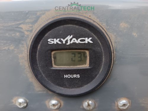 Újszerű állapotban eladó SKYJACK SJ III 4632 ollósemelő (üzemó: 35h) személyemelő, munkaállvány kihúzható platformmal.