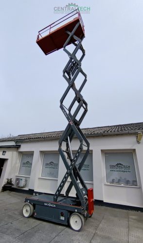 BÉRELHETŐ! Újszerű állapotú SKYJACK SJ III 4632 ollósemelő személyemelő, munkaállvány kihúzható platformmal.