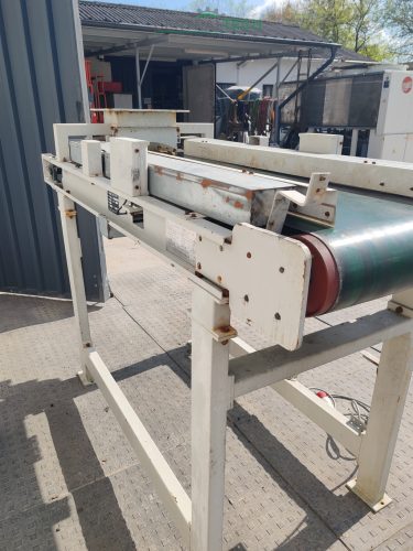 ICS-500PL típusú szalagos adagoló, 2x0,5m, 0,37 kW